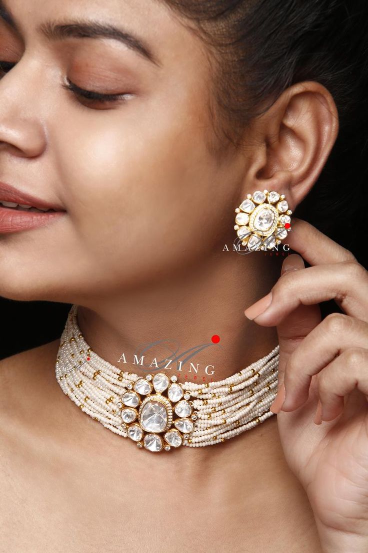 Adhesive Moti Choker