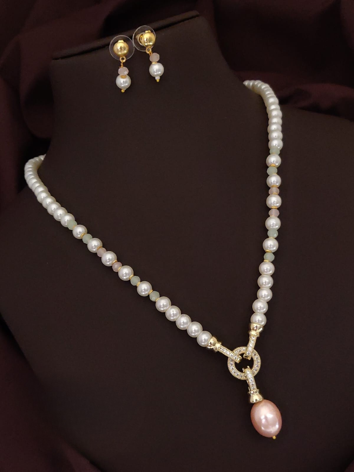 Stylish Beaded Stylish Kundan Necklace