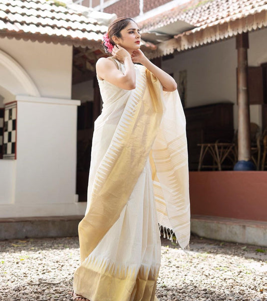 Evergreen White Banarasi Soft Silk Saree With Blouse Piece