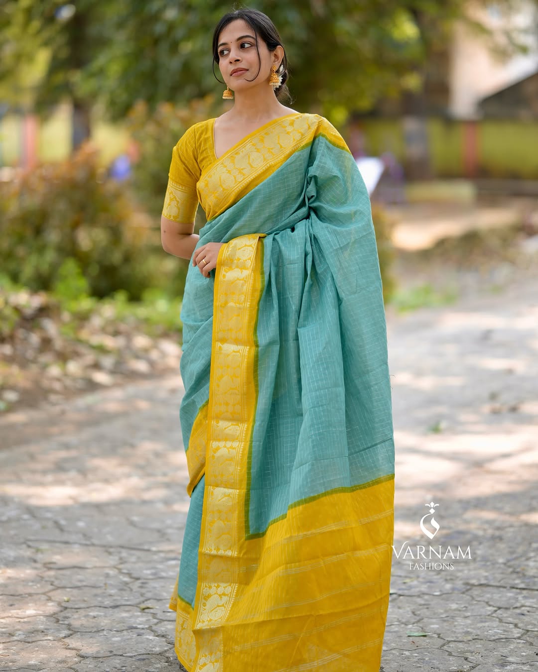 Stylish Sky Blue Banarasi Silk Saree With Blouse Piece