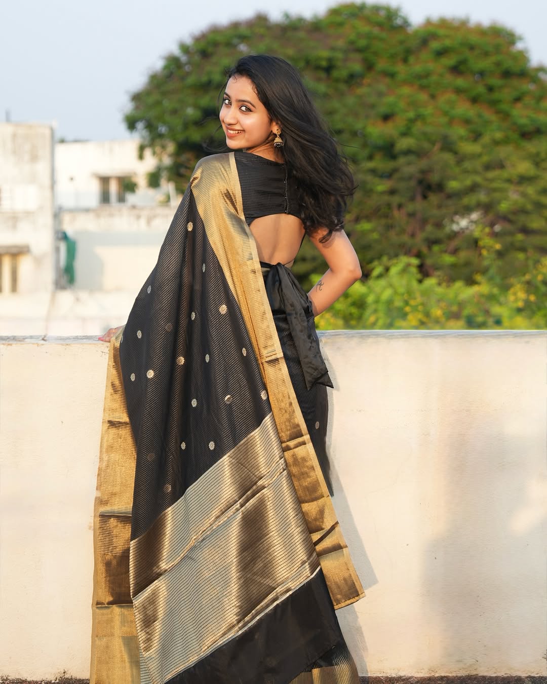 Plain Black Color Silk Saree