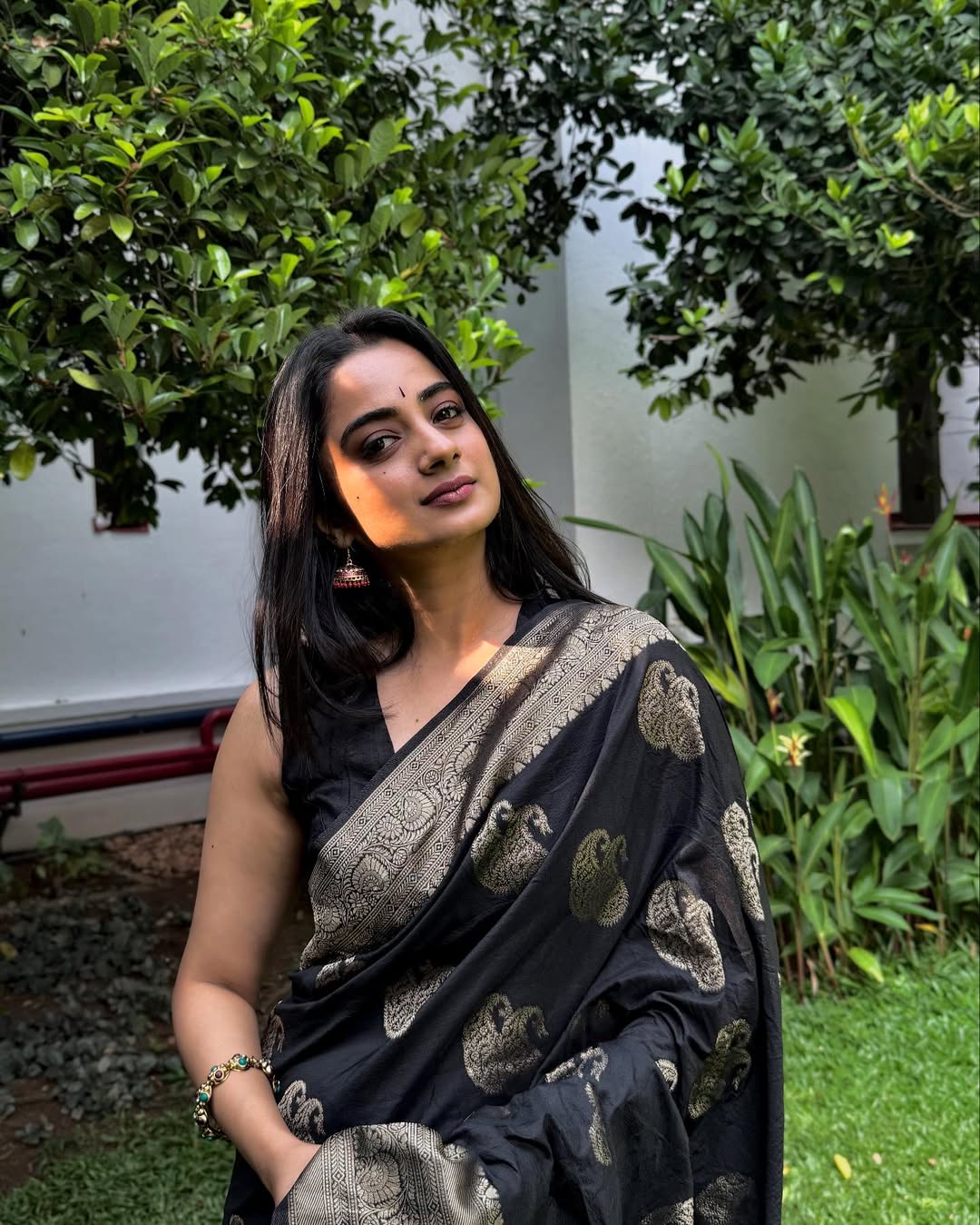Party Wear Black Soft Banarasi Silk Saree With Blouse Piece