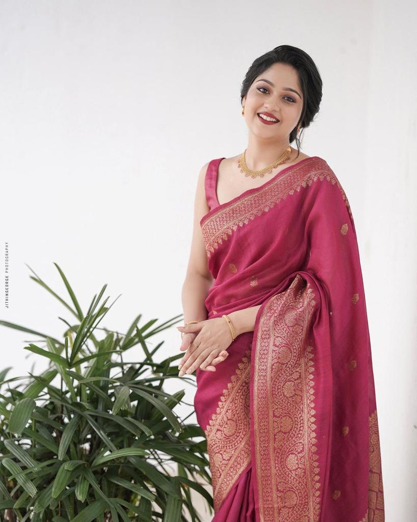 Trendy Pink Color Soft Silk Saree With Blouse Piece