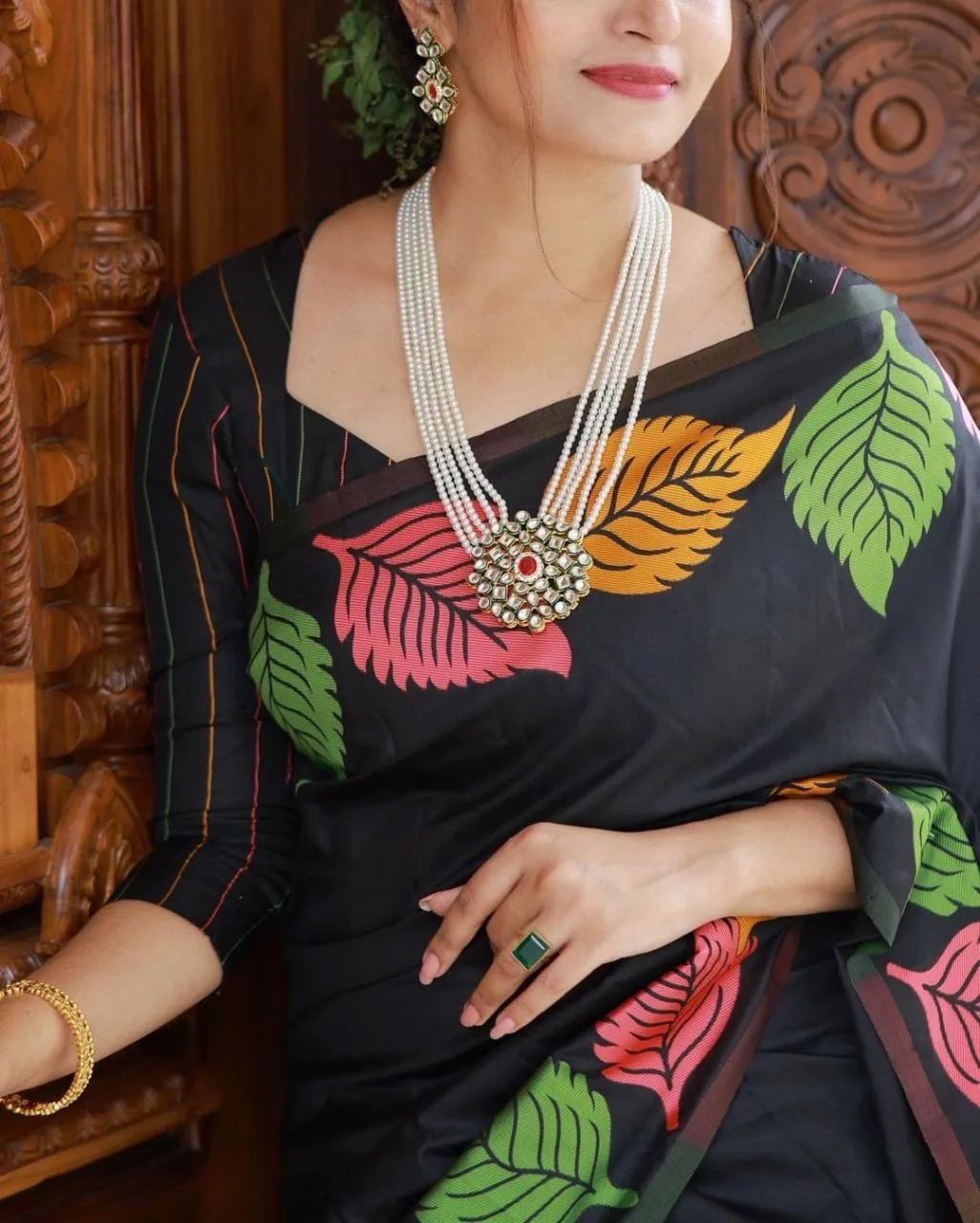 Delight Black Color Soft Silk Saree With Blouse Piece