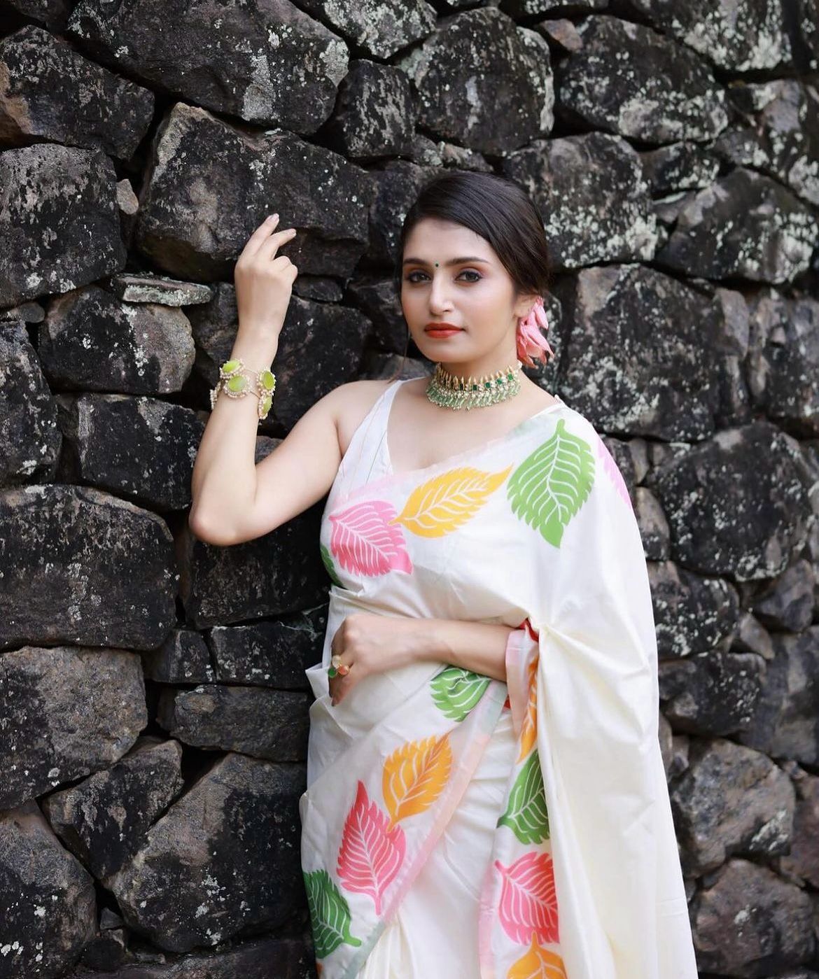 King Of Color White  Soft Silk Saree With Blouse Piece
