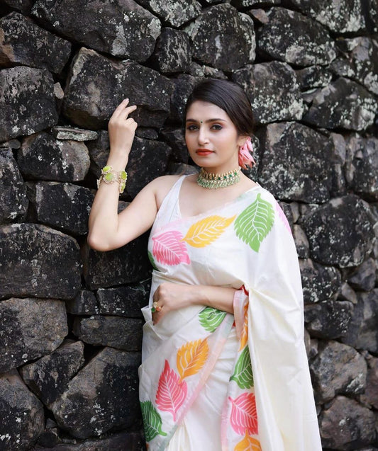 King Of Color White  Soft Silk Saree With Blouse Piece
