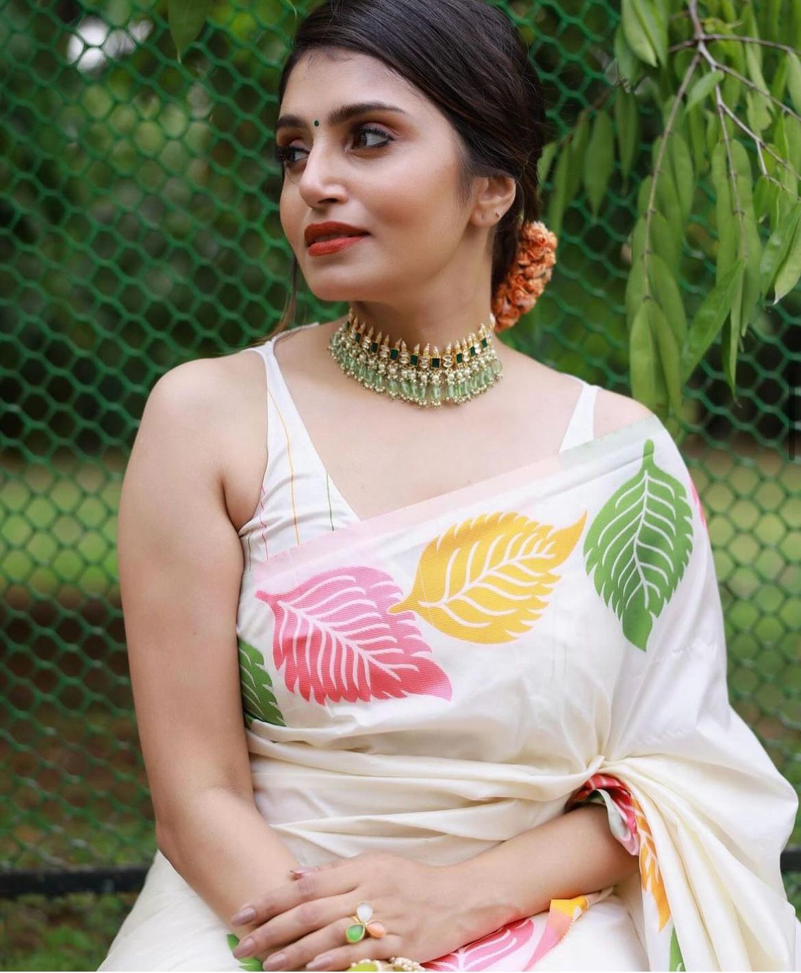 King Of Color White  Soft Silk Saree With Blouse Piece