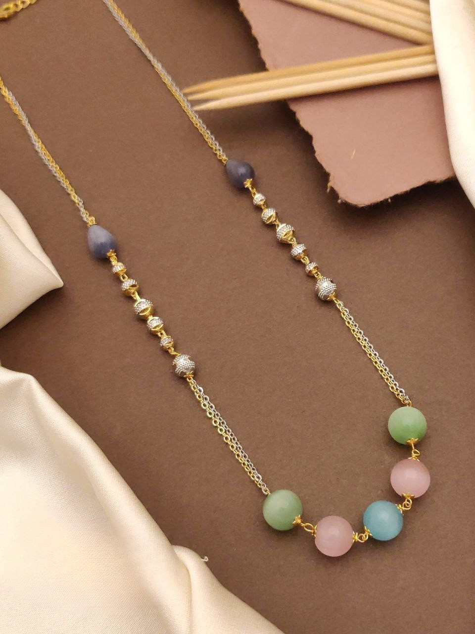 Trendy Daily Wear Peaels Necklace Chain